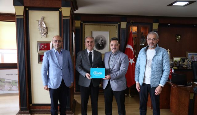TİMBİR ve BHA heyetinden Rize Belediye Başkanı Metin’e ziyaret