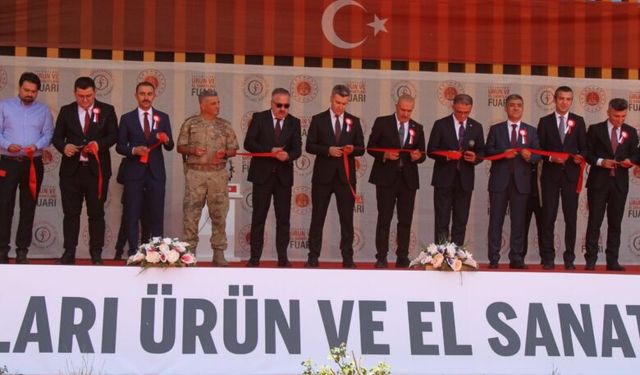 Van’da ilk kez düzenlenen “İşyurtları Ürün ve El Sanatları Fuarı” kapılarını açtı!