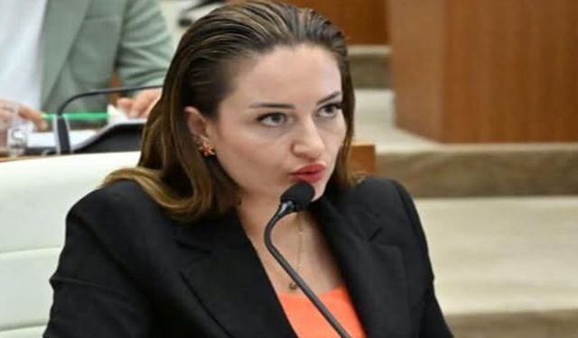 Muhittin Böcek’in yerine Büşra Özdemir geldi!