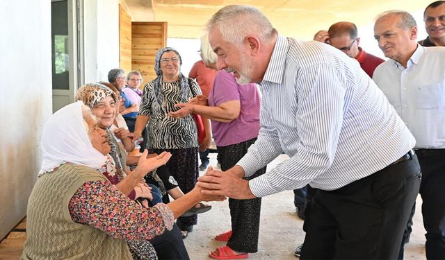 Isparta'da aşure etikinliği: “Başkanımız gönül sofrasında bizi hiç yalnız bırakmıyor”