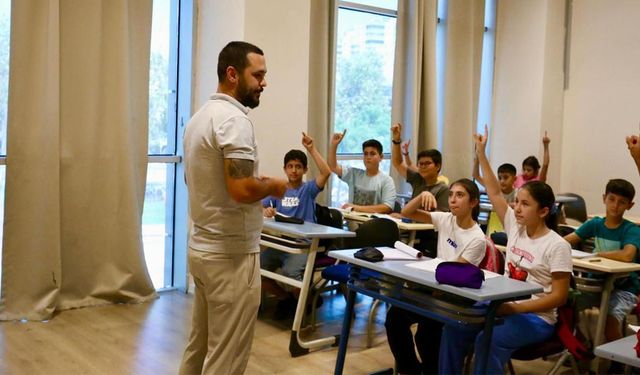 Kepez Belediyesi’nden eğitime destek: Ücretsiz yaz kurslarıyla fırsat eşitliği sağlanıyor