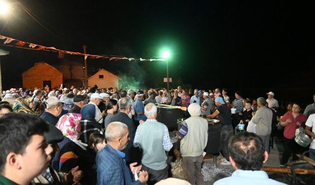 Çay Belediyesi tarafından "Aşure Gecesi" düzenlendi.