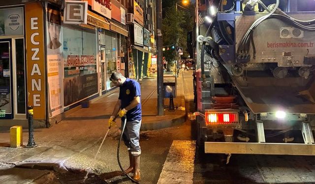 Kırıkkale’de gece sessizliğinde yoğun mesai