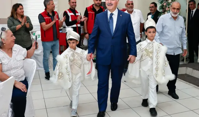 Adana’da geleneksel “sünnet şöleni” düzenlendi