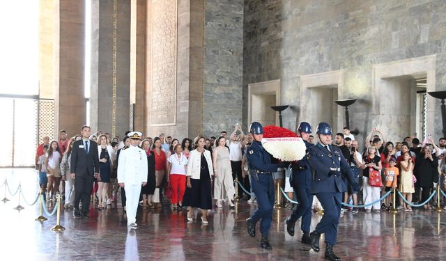 Amerika Türk Kadınlar Birliği’nden Anıtkabir’e anlamlı ziyaret