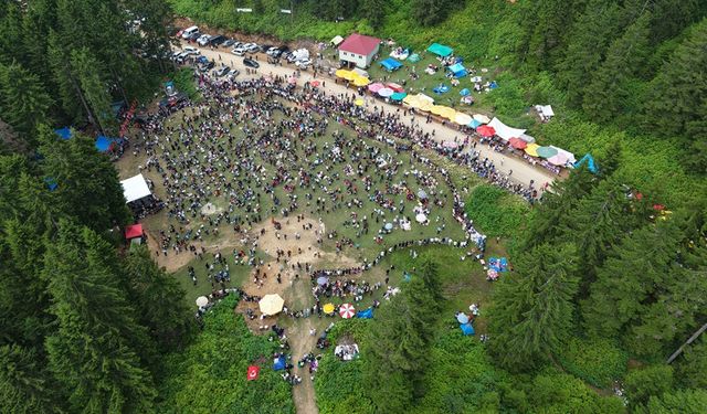 Göllüalan’da horon zamanı: Sinlice Yayla Şenliği’ne yoğun katılım