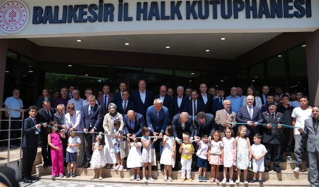 Üreten kütüphane Balıkesir'de açıldı