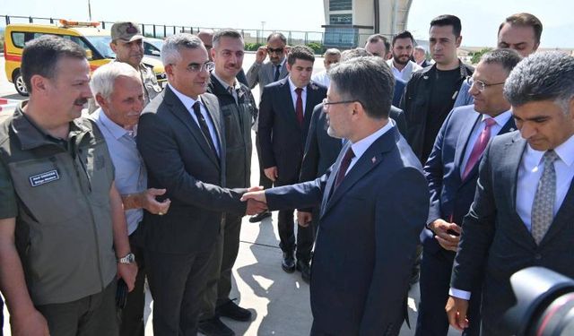 Tarım ve Orman Bakanı İbrahim Yumaklı Iğdır’da çiftçilerle buluştu