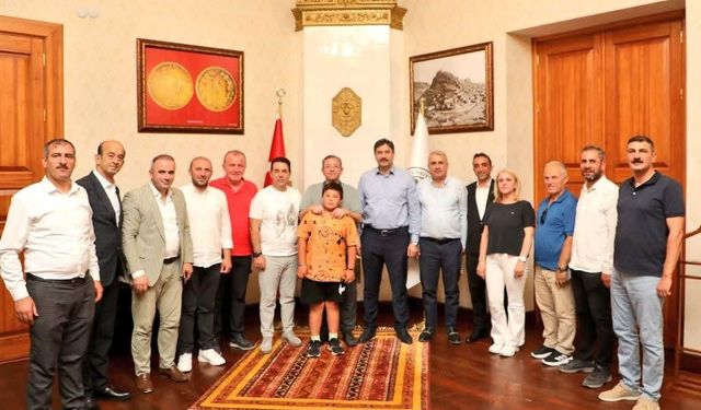 Vali Ziya Polat, BEM-BİR-SEN heyetini makamında ağırladı