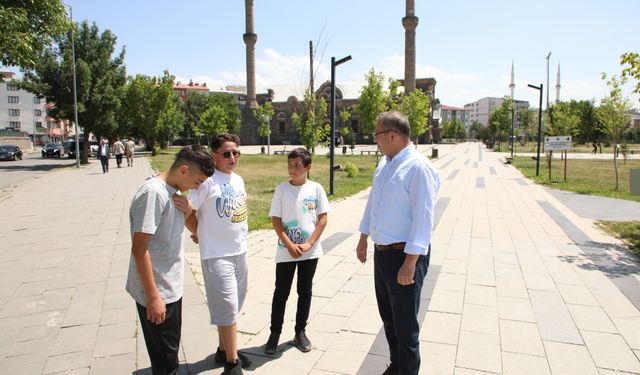 Vali Ziya Polat’tan esnaf ziyareti ve vatandaşlarla samimi sohbetler