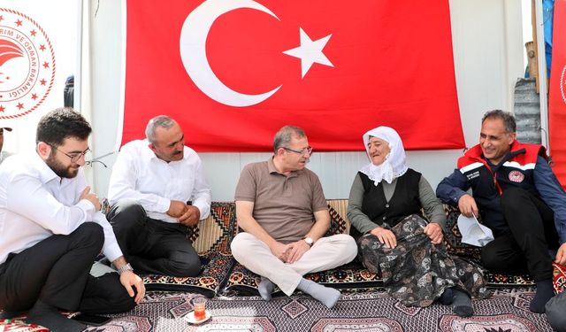 Kars Valisi Ziya Polat’tan “Çobana Nefes, Sürüye Güven” projesi kapsamında çoban evlerinde inceleme