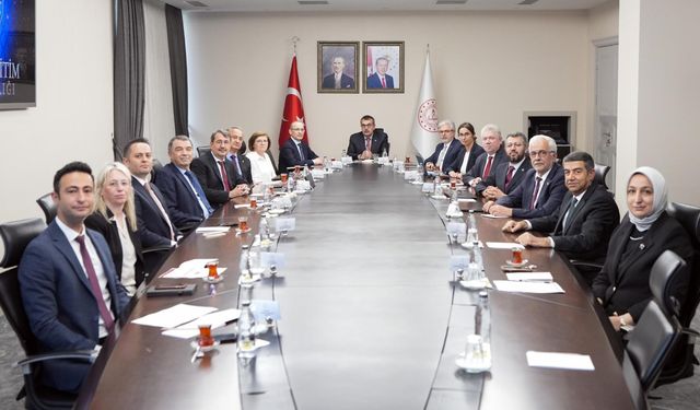 Bakan Tekin, Eğitim ve Öğretim Politikaları Kurulu üyeleriyle bir araya geldi