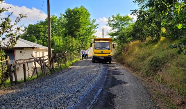 Akkuş’tan Samsun’a bağlantı sağlayan yolda asfalt çalışması başlatıldı