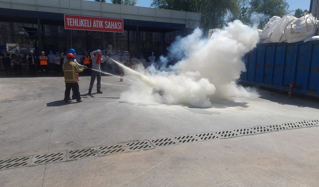 Kocaeli Büyükşehir, sanayi kuruluşlarına yangın eğitimi vermeye devam ediyor: Yangında doğru müdahale hayat kurtarır