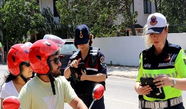 Çanakkale’de jandarmadan motosiklet ve motorlu bisikletlere özel trafik denetimi