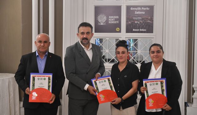 Hakkarigücü Spor Kadın Futbol Takımı'ndan Ankara Kent Konseyi’ne ziyaret