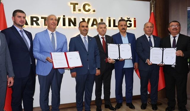 Sanayi ve Teknoloji Bakanı Artvin ilinde desteklenecek projelerin protokol imza törenine katıldı