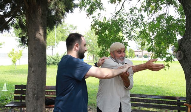 Kocaeli Büyükşehir’den Alzheimer hastalarına şefkat eli