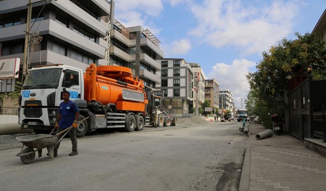 İSU, yaz döneminde Yahyakaptan’da altyapı seferberliği başlattı; Büyükşehir’den Yahyakaptan için kalıcı çözüm