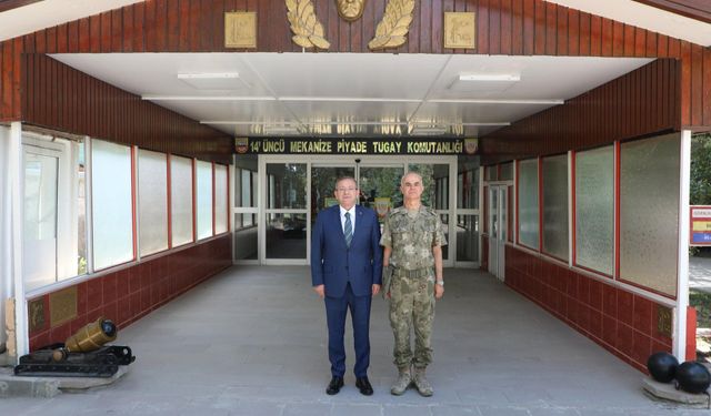 Kars Valisi Ziya Polat'tan Tuğgeneral Şahin Yenilmez’e veda ziyareti