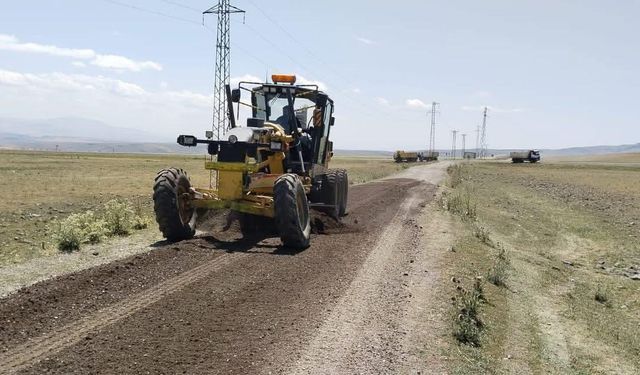 Kars İl Özel İdaresi Digor Çatak Köyü'nde kumlama çalışması tamamlandı