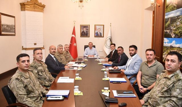 Kars’ta "Sınır Yolları Yapımı ve Bakımı" toplantısı gerçekleştirildi