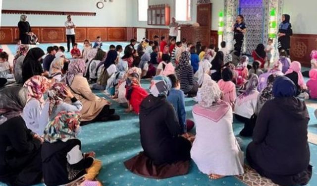 Kars Emniyeti'nden Aile Yılı’na özel bilinçlendirme etkinliği