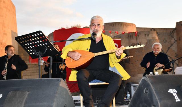 Ani'nin Fethi'nin 961. yıl dönümünde Esat Kabaklı'dan unutulmaz fetih konseri