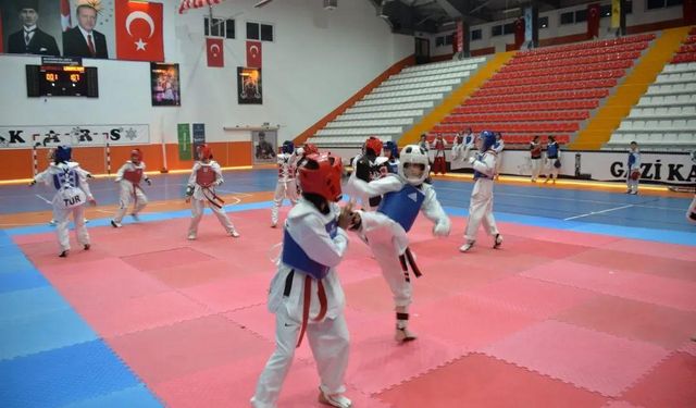 Kars, taekwondo sporunun coşkusuna ev sahipliği yaptı