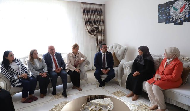 Cumhurbaşkanı Recep Tayyip Erdoğan'ın göndermiş olduğu mektubu Şehit Annesine teslim edildi