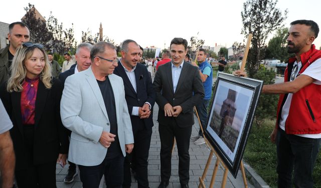 Kars'ta Ani’nin fethinin 961. yılı kapsamında fotoğraf sergisine açıldı