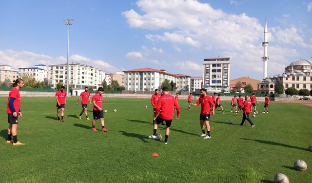 Kars 36 Spor, Emir Barlas koordinesinde ilk antrenmanına çıktı