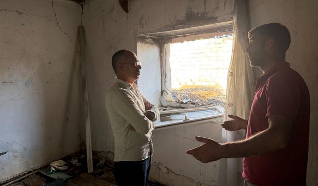 Kars'ta elektrik aksanından çıkan yangın evi küle çevirdi