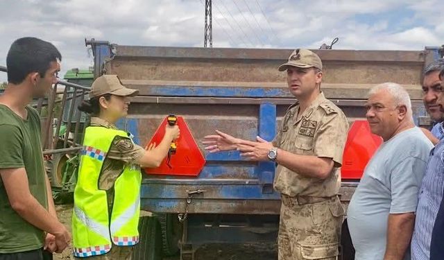 Kars’ta çiftçilere yönelik trafik güvenliği eğitimi düzenlendi