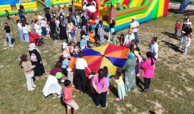 Gölcük Millet Bahçesi çocuk kahkahalarıyla şenlendi