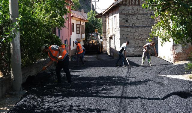 Güdül’de asfalt seferberliği: Yeşilöz’de çalışmalar sürüyor