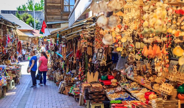 Turistlerden hediyelik eşyaya rekor harcama: 1 milyar doları aştı