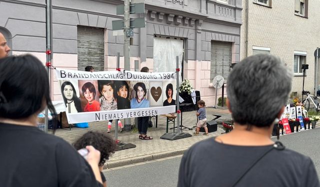 Duisburg Wanheimerort’ta 26 Ağustos 1984 yangınında hayatını kaybeden 7 kişi anıldı