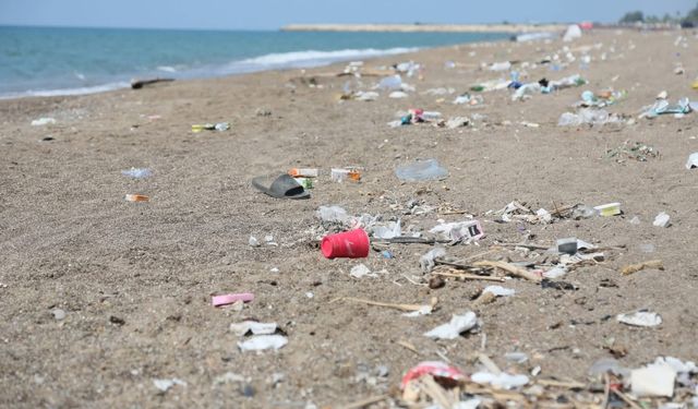 Kumköy Sahili'nde barakalar gitti, çöplük kaldı