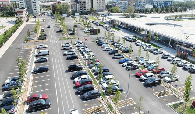 İzmit Milli İrade’de park et, devam et, çok tuttu
