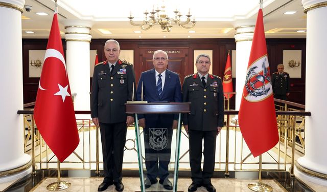 Bakan Güler, Kara Kuvvetleri Komutanlığı'ndaki devir-teslim törenine katıldı