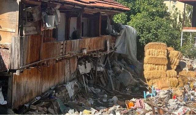 Bucak’ta evden 20 kamyon çöp çıktı: Aynı adreste ikinci temizlik