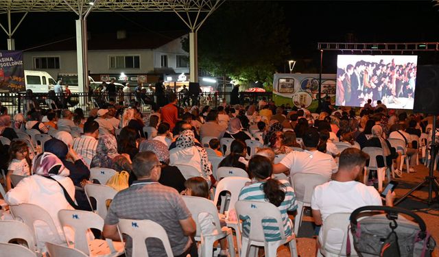 Mehmet Tönge’de açık hava sinema keyfi