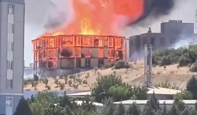 Kahramanmaraş Tekerek’te orman müdürlüğü binasında yangın