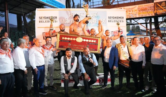 Seydikemer Seki Güreşleri’nde Başpehlivan İsmail Koç, Güreş Ağası Şaban Karaşal oldu