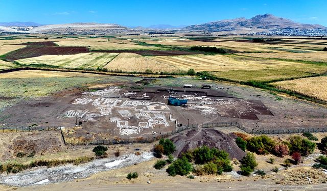 Çayönü tepesi’nde 9 bin 500 yıllık kamusal yapı gün yüzüne çıkarıldı