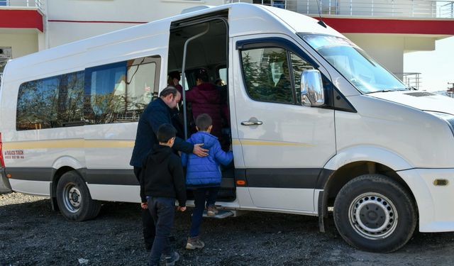 Ankara Büyükşehir öğrencilere servis ve abonman desteği vermeye devam ediyor