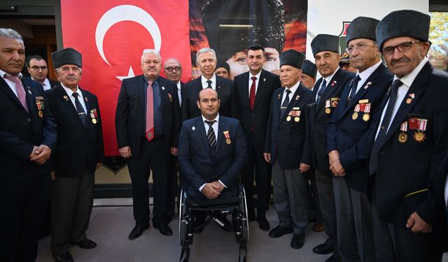 Mansur Yavaş Gazi ve Şehit yakınlarıyla buluştu