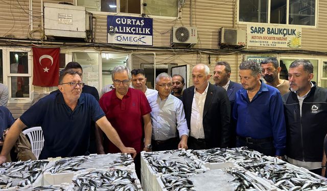 Balıkesir'de balık sezonu ilk mezatla açıldı