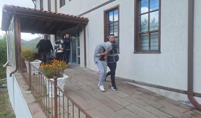 Keyvanlar Konağı'nı kundaklayan 2 kişi tutuklandı